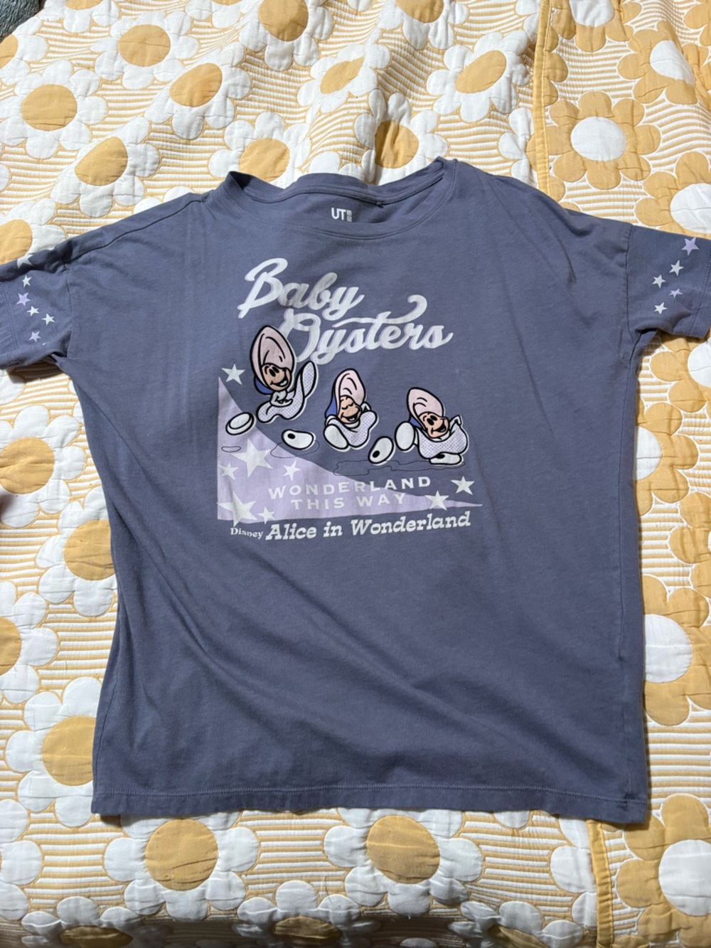 Uniqlo x Disney Alice in Wonderland Baby Oysters Short Sleeve Tee